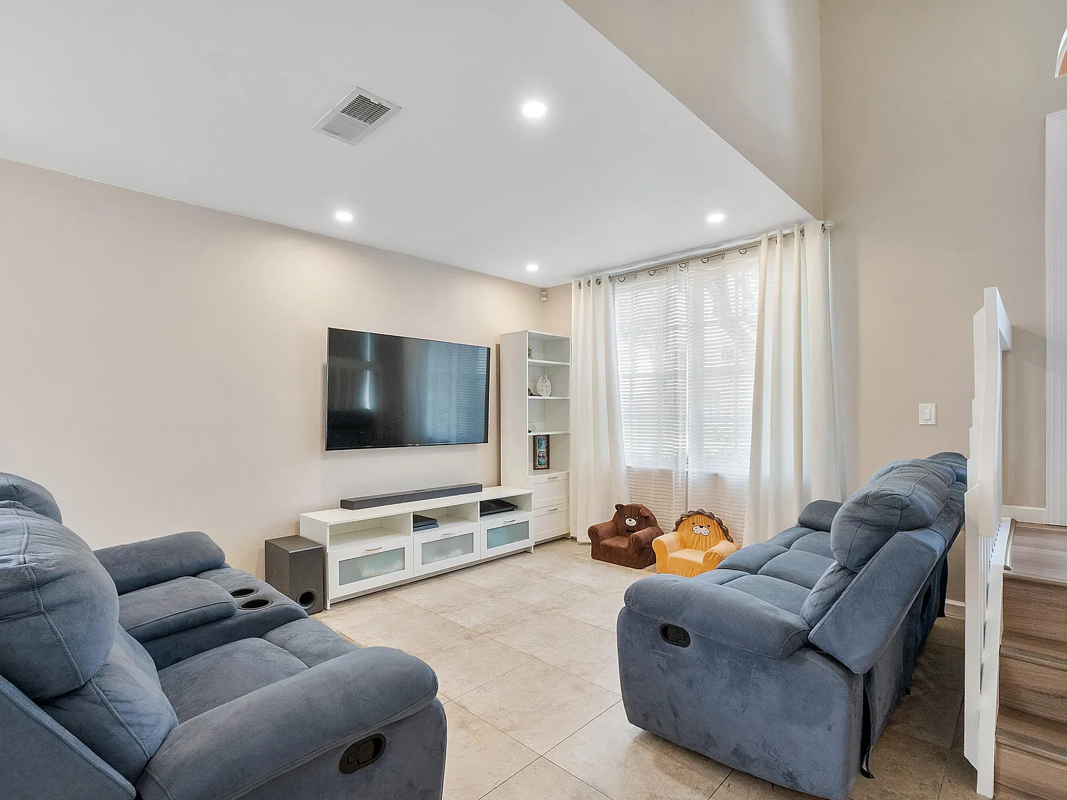3 bed, 2.5 bath, 1484 sqft, $3,250 — Photo 4