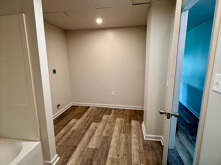 1010 Putnam Ave — Photo 6