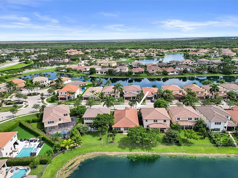 10340 Lake Vista Ct — Photo 122