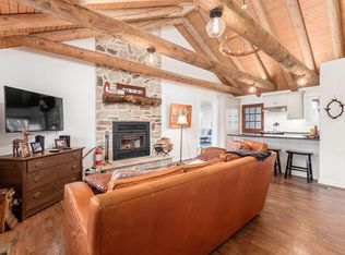 1060 Fox Ln, Sugar Grove, OH 43155