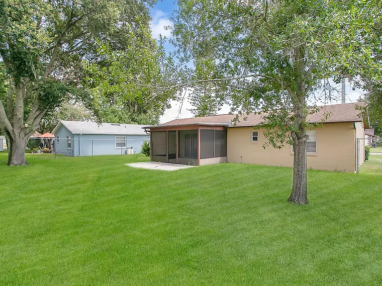 405 Long Dr — Photo 17