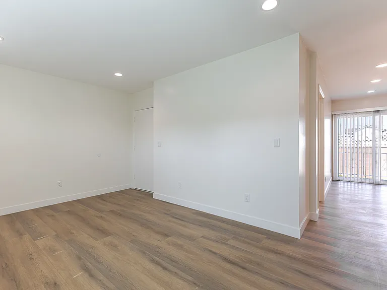 801 Elm Ave #B — Photo 15