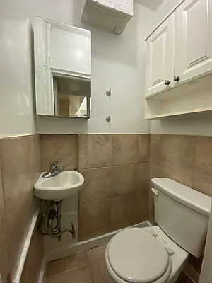 Rented by Peter R. Hungerford, LREB | media 23