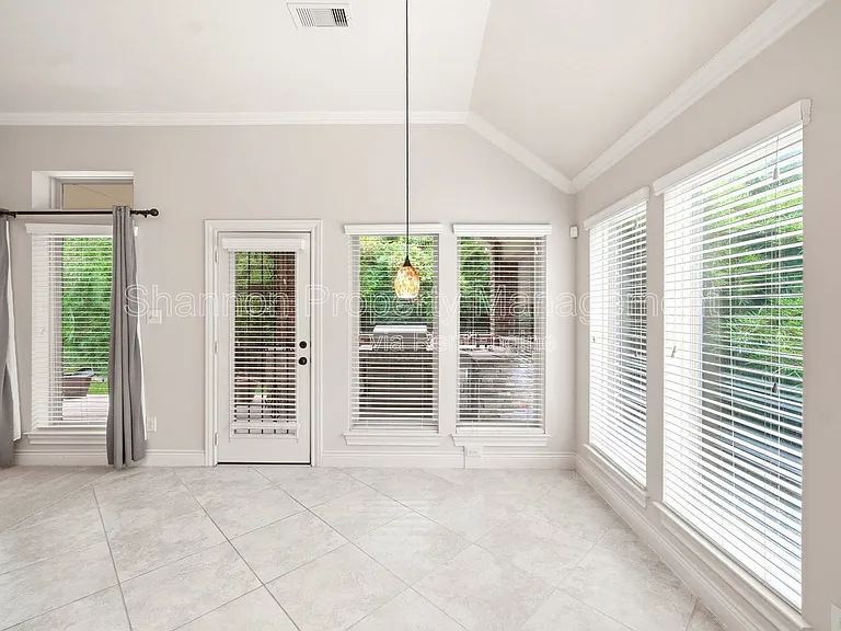 28319 Shining Creek Ln — Photo 10