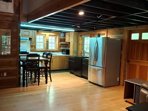 5th image of 880 Windy Hill Way