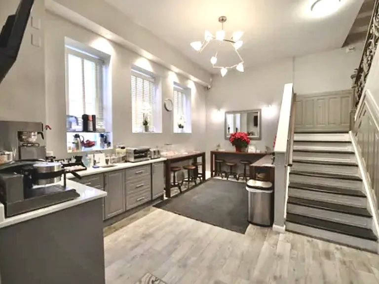 302 S 12th St #303 — Photo 10