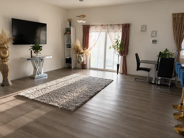 1040 Warm Ct — Photo 2