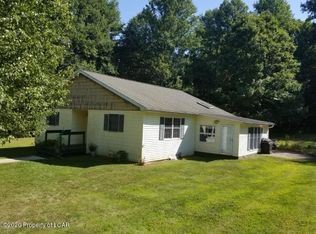 87 Wydra Ln, Wapwallopen, PA 18660