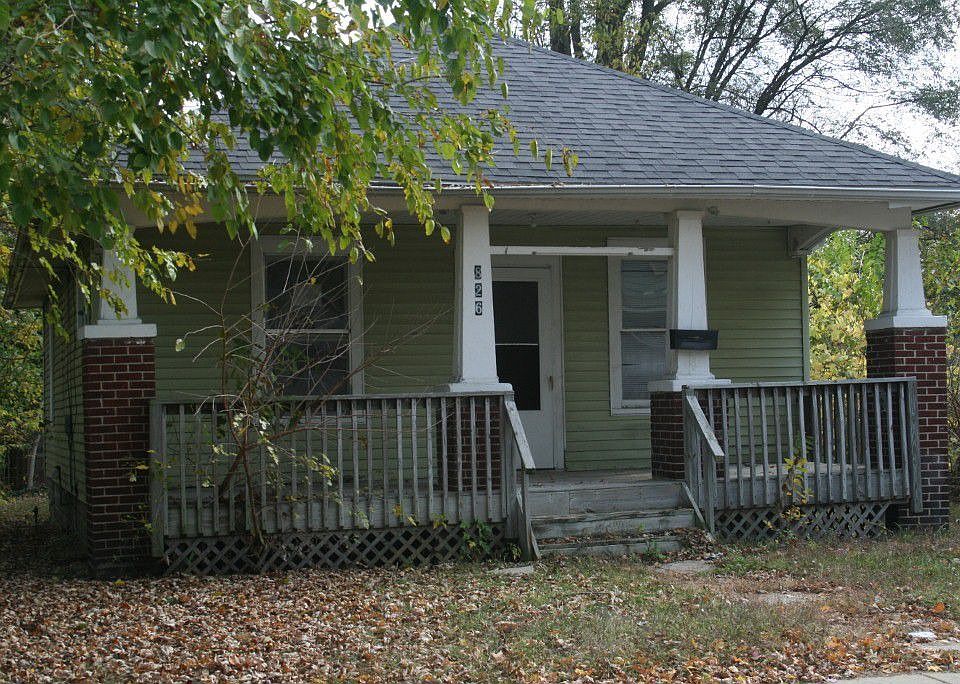 1st image of 826 Turnock St
