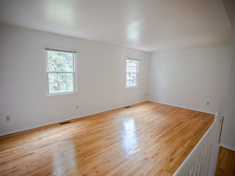 2836 Wellesley Ct — Photo 6