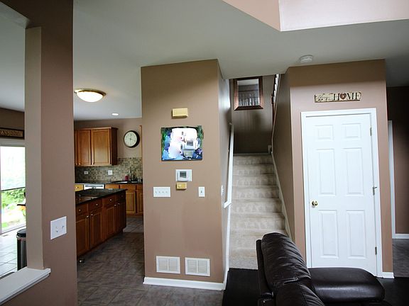 3rd image of 121 Southwicke Dr #G
