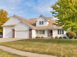 706 NE Barclay Cir, Ankeny, IA 50021