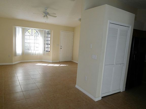 3rd image of 5923 Ackard Ave