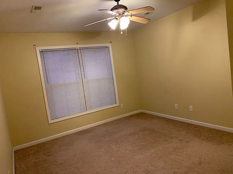 207 N Vine St — Photo 22