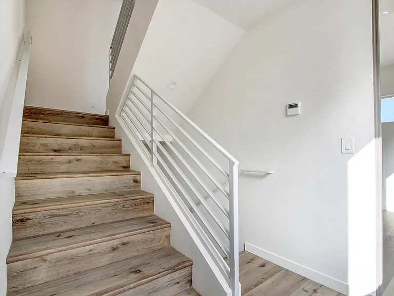 5407 Huntington Dr N — Photo 10