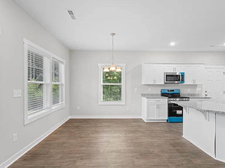 687 N Manning Ave — Photo 11