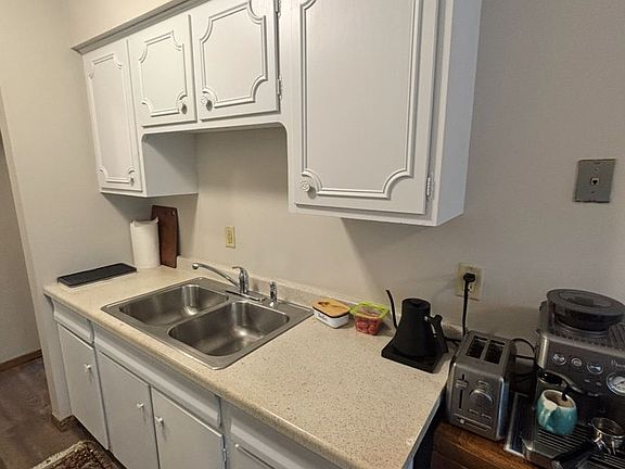 4th image of 3636 Minnehaha Ave APT 15