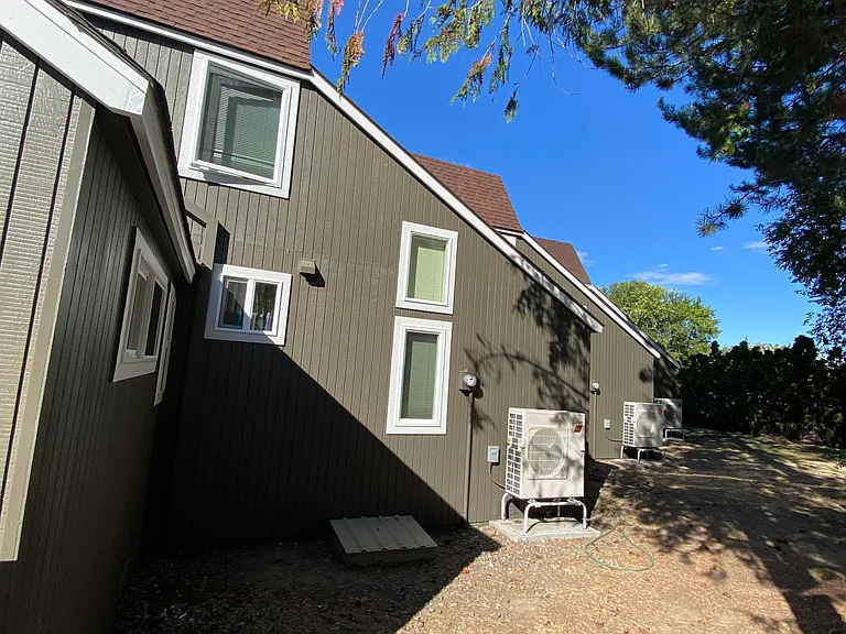 910 E 9th Ave #4 — Photo 4