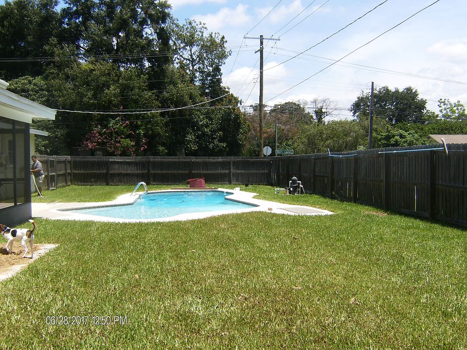 2nd image of 2608 S Kingsway Rd