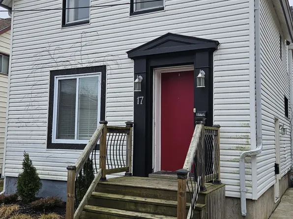 17 Bowes Ave #2, Brantford, ON N3T 4M9