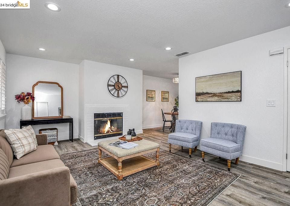 1st image of 2259 Renwick Ln
