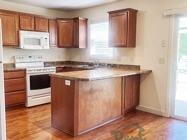 25 Meredith Dr #25 — Photo 3