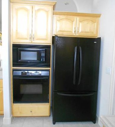 regrigerator and oven