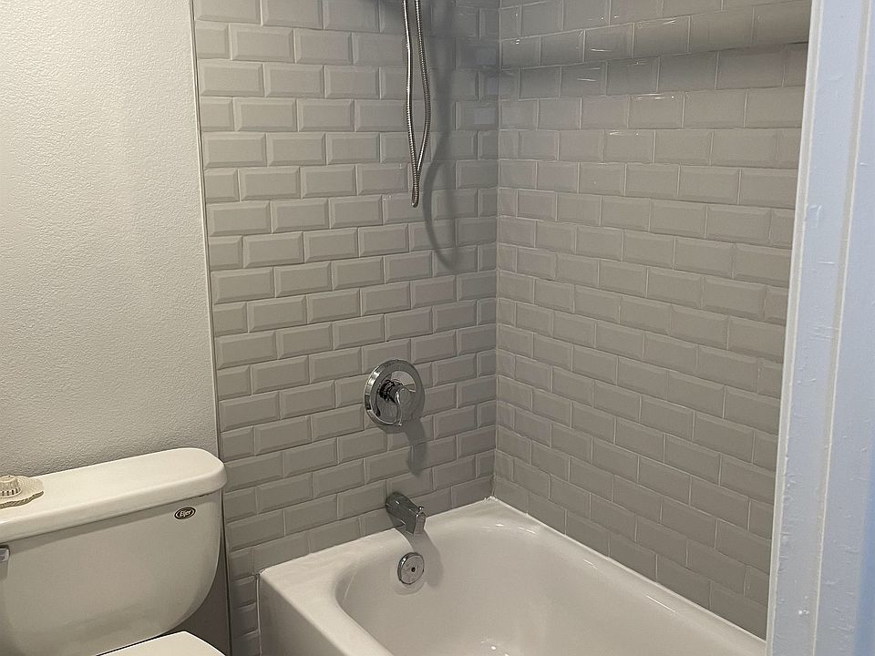 Bathroom after make ready 7/2021