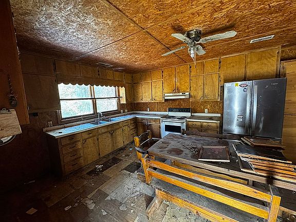 5th image of 256 E Paoli Rd
