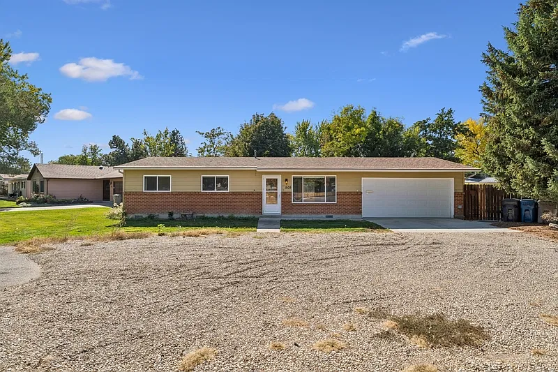 4 bed, 2.0 bath, 1785 sqft, $2,695 — Photo 4