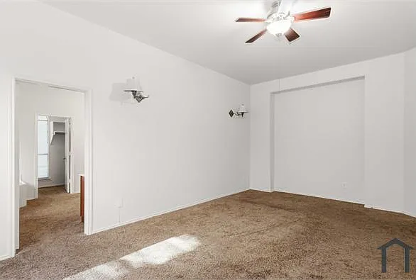 9679 Briardale Dr — Photo 12