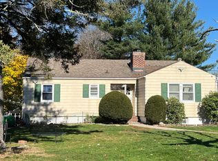 9 Bogert Pl, Spring Valley, NY 10977