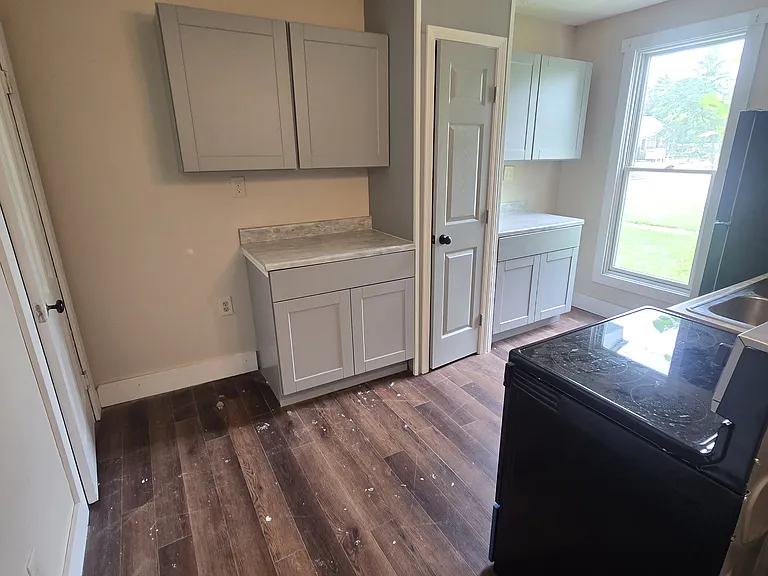 36 N Market St #4 — Photo 7