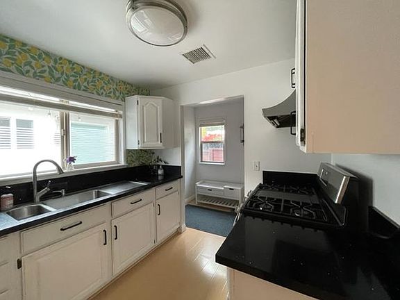 4th image of 7256 N Figueroa St