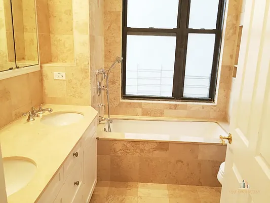 Rented by ONE Manhattan Real Estate | media 39