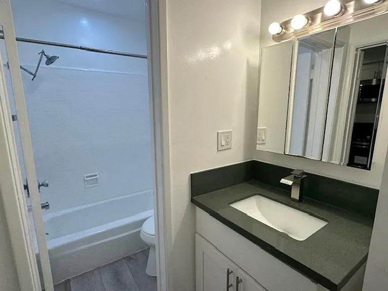 39 20th Ave #4 — Photo 4