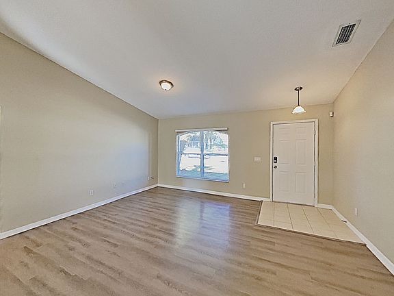 4th image of 1126 Treadway Dr