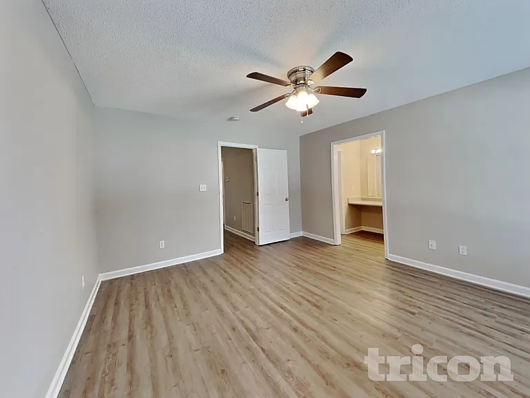 2112 McKinnon Dr — Photo 9
