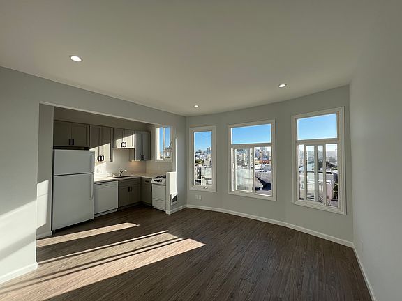 2nd image of 1711 Leavenworth St APT 12