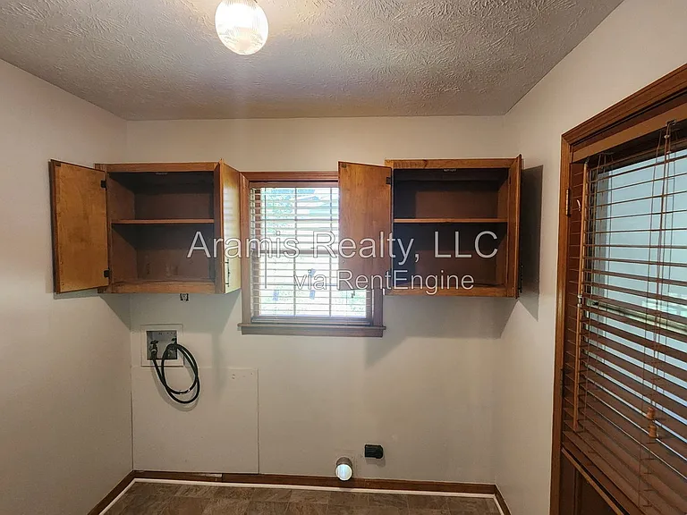 829 Bradford Ct SW — Photo 15