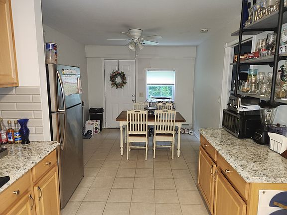 2nd image of 458 Richmond Blvd #B