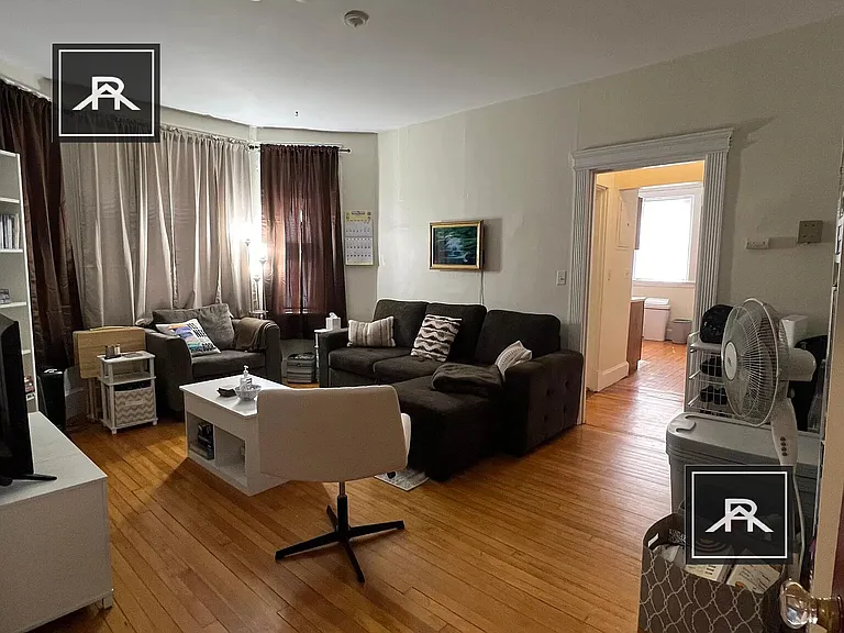 215 Harvard Ave #4 — Photo 10