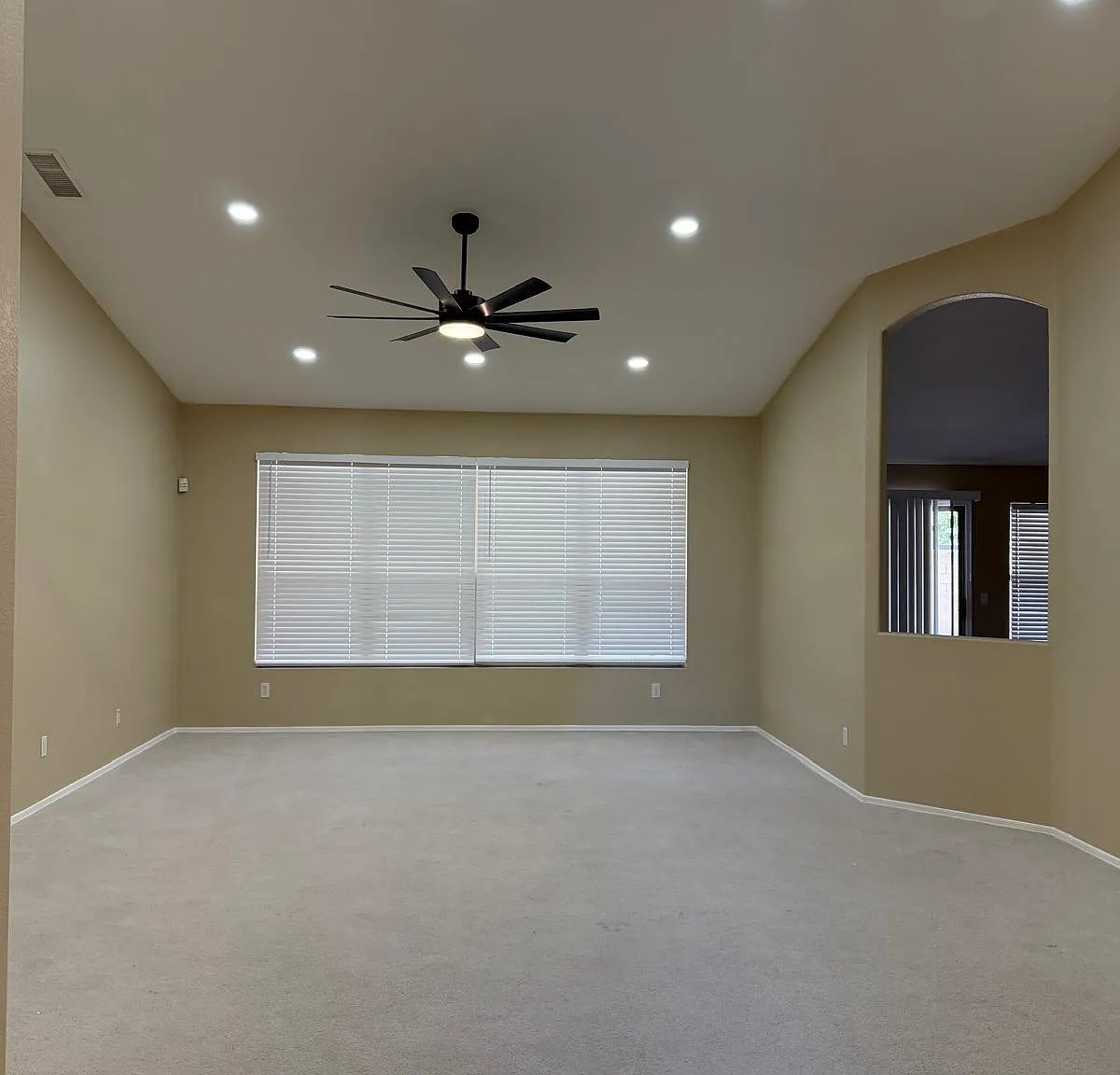 3 bed, 2.0 bath, 2152 sqft, $2,500 — Photo 4