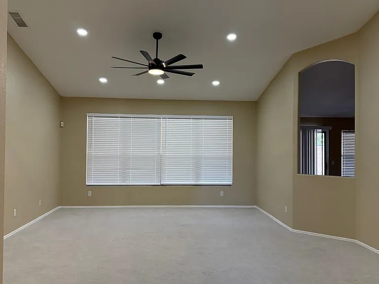 5434 W Saint John Rd — Photo 4