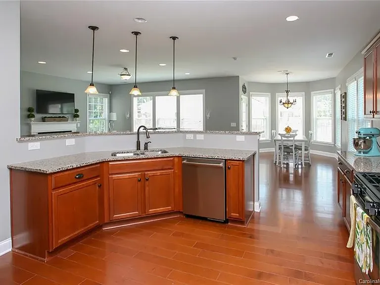 8606 Burnside Ln — Photo 11