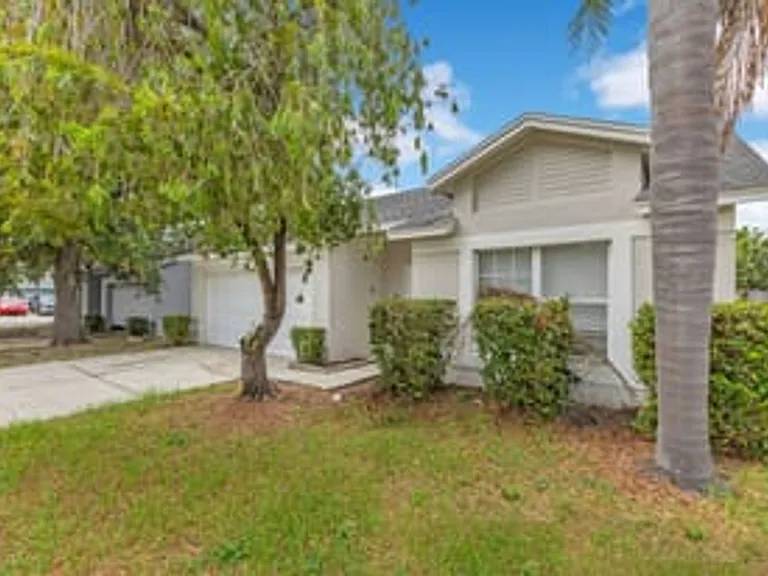8821 Parliament Ct — Photo 2
