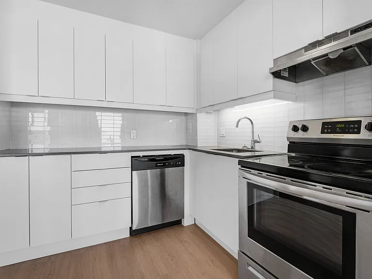 145 York St — Photo 1