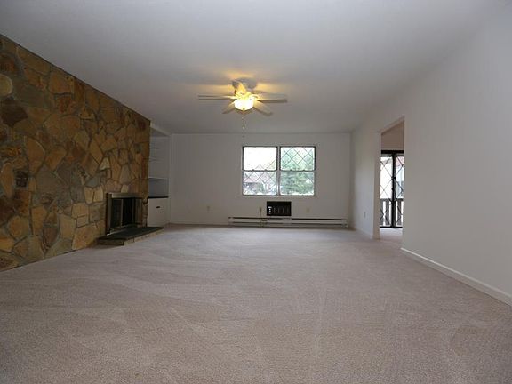 5th image of 581 Sierra Vista Ln Unit 581