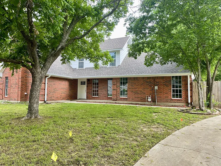 1433 Pickwick Ln — Photo 6