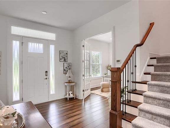 4th image of 110 Miller Dr